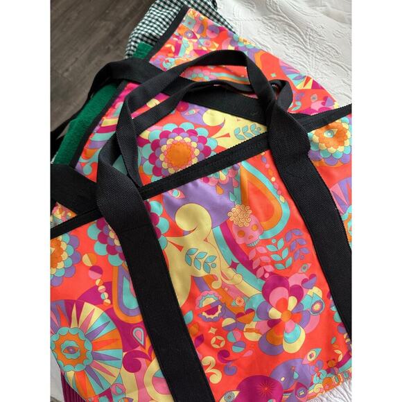 Amika Women's Multicolor Signature Print Psychedelic Fun Dance Gym Tote Bag - Picture 6 of 7